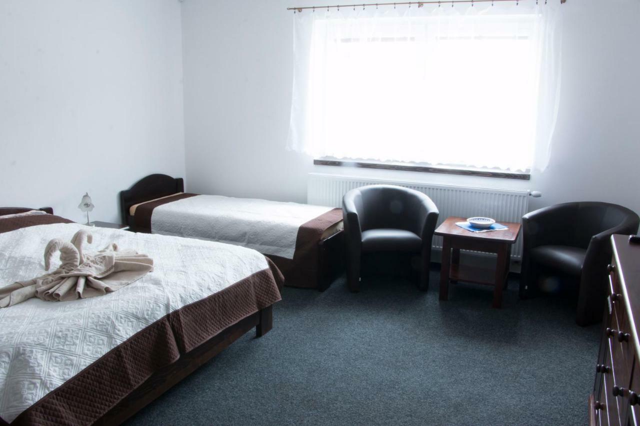 Cechuv Dvur Hotel Louka  Buitenkant foto